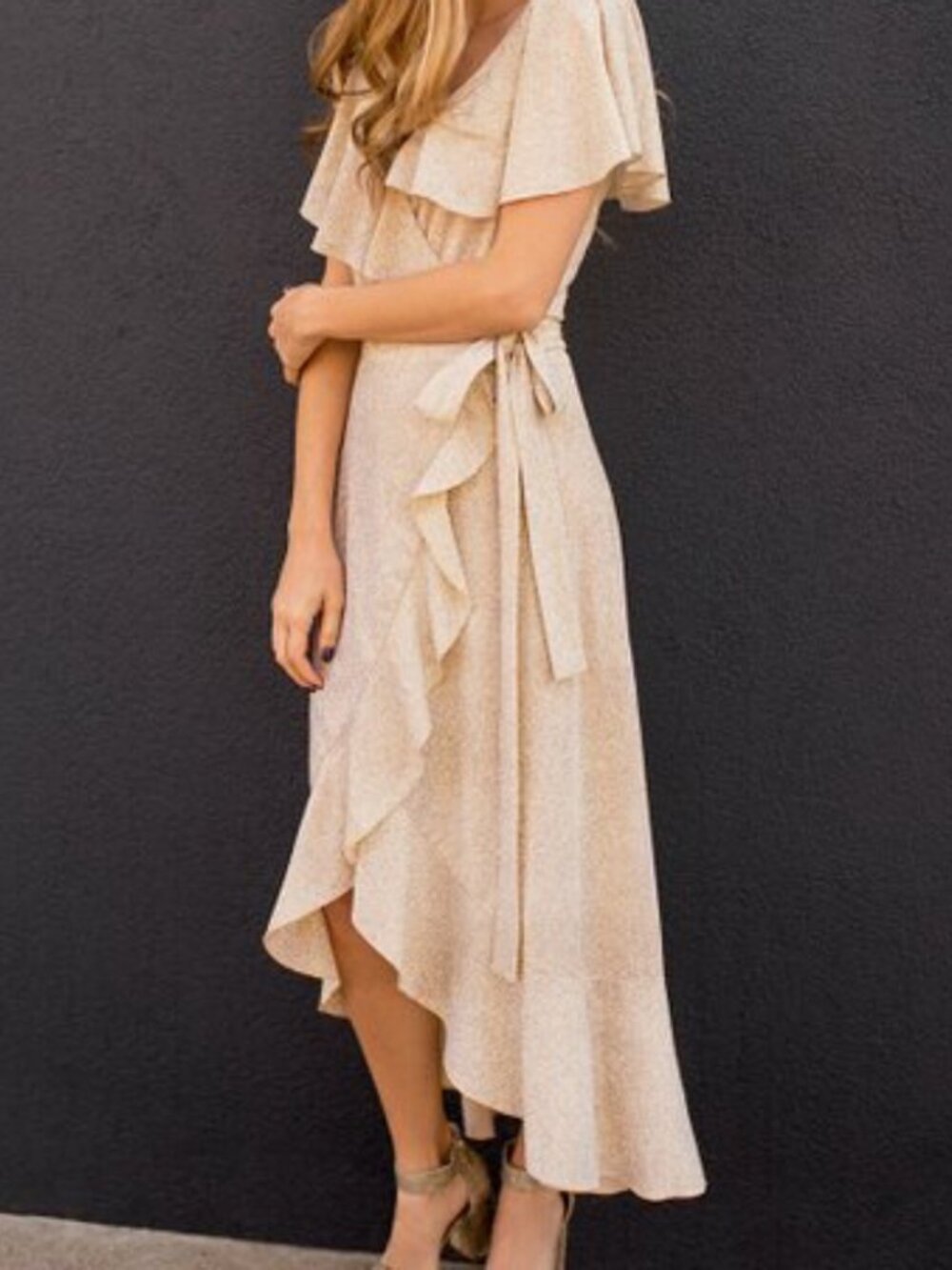 NWT Joyfolie Mia Joy Nigella Cream Gold Ruffle Wrap Dress Size small